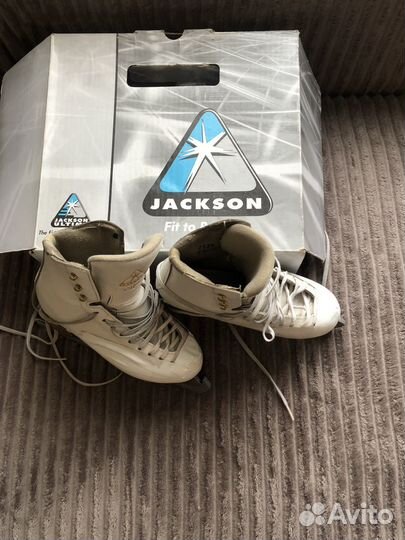 Фигурные коньки jackson elle