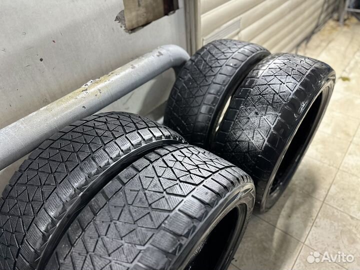 Bridgestone Blizzak DM-V2 285/45 R22 110T