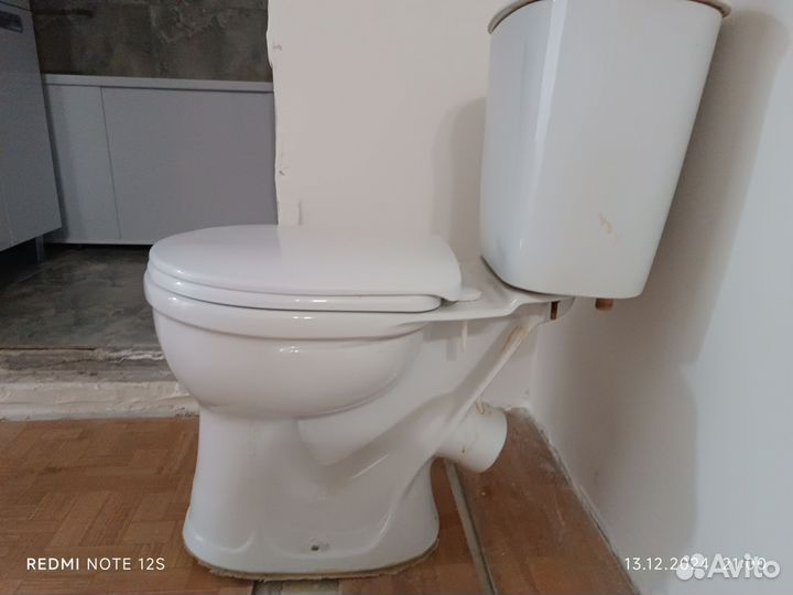 Унитазы и бачки бу