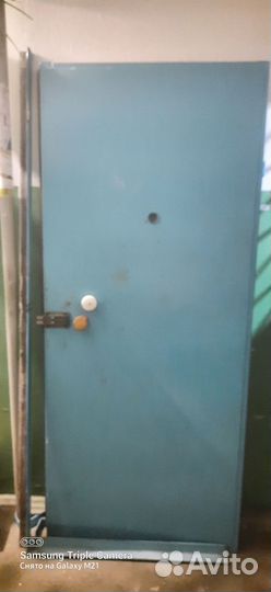 Продам железную дверь. Самовывоз