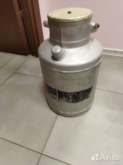 Продам сосуд Дьюара для хранения жидкого азота