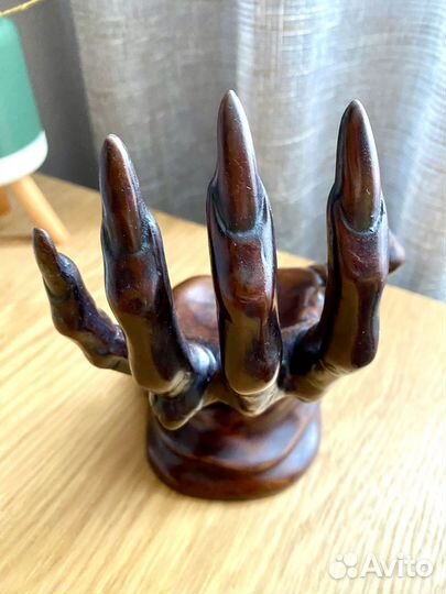 Подставка для колец рука