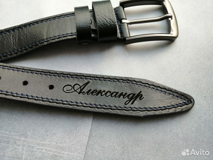 Мужской кожаный ремень с гравировкой
