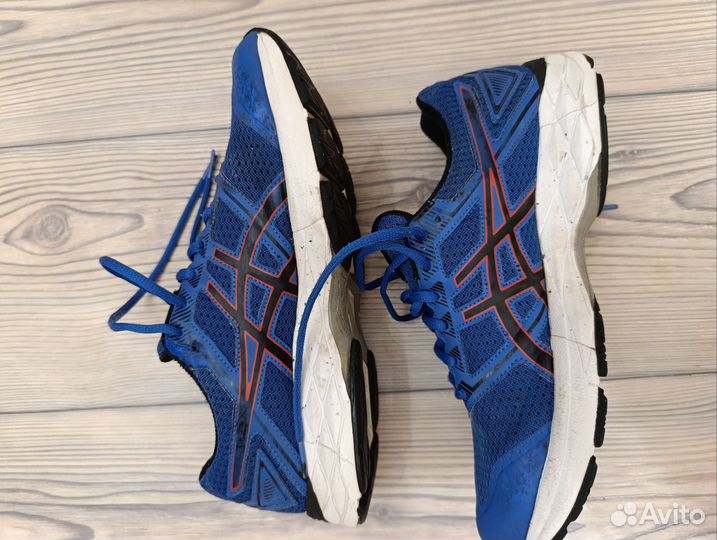 Кроссовки asics