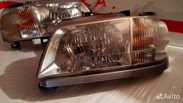 Фара ниссан куб Z-10 97-2002г правая/левая