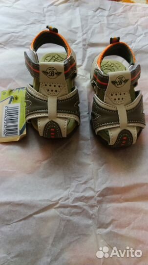 Босоножки детские 19 размер новые
