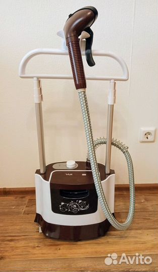 Отпариватель для одежды вертикальный