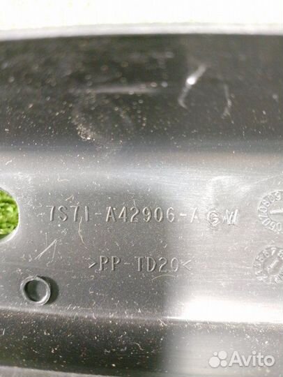 Обшивка двери багажника правая Ford Mondeo 1.6