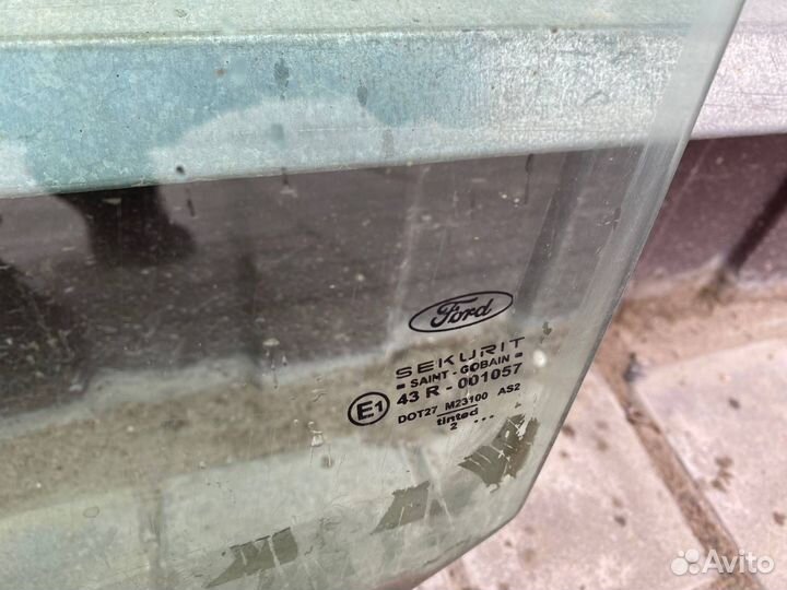 Стекло дверное переднее левое Ford Focus 1 хетчбек