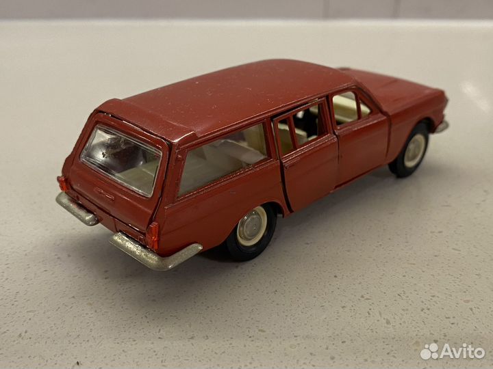 Модель автомобиля волга газ 2402 СССР 1:43
