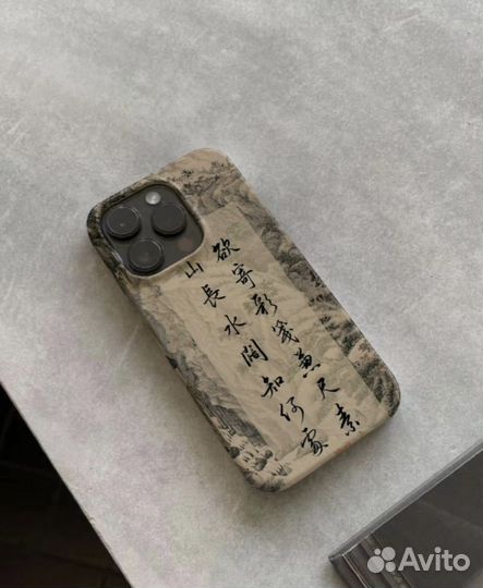 Чехол с иероглифами на Айфон