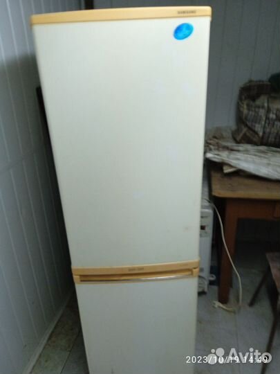 Холодильники и стиральная машина