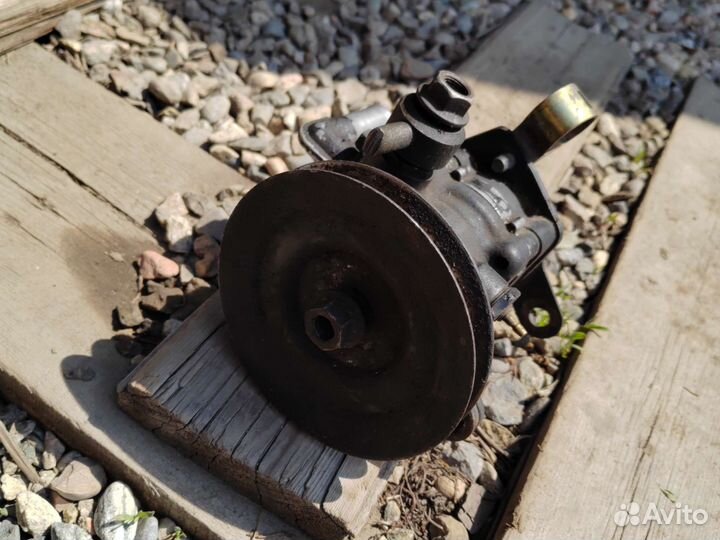 Насос гур Nissan vanette, mazda bongo 1.8 бензин