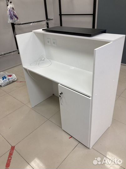 Стойка для администратора