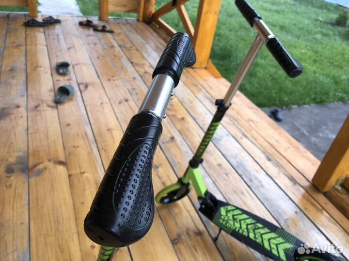 Два одинаковых самоката