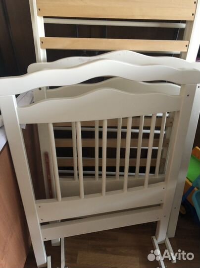 Детская кровать с маятником и ящиком