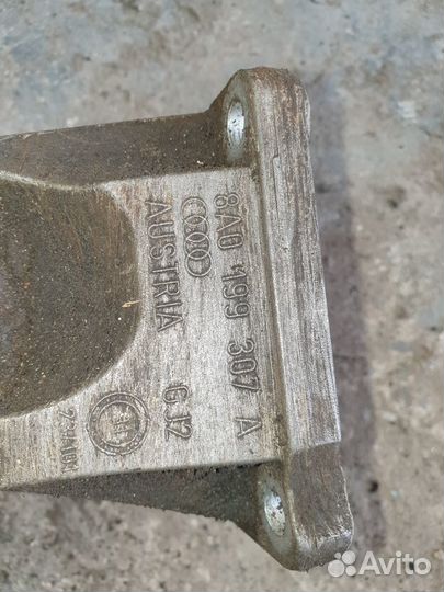 Кронштейн опоры двигателя Audi 80 Ауди