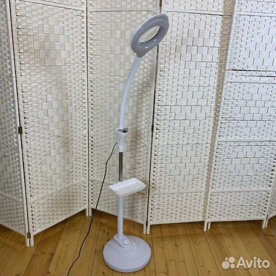 Лампа лупа напольная