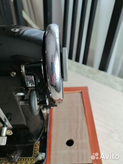 Швейная машинка лада