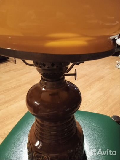 Лампа настольная с плафоном двухслойного стекла