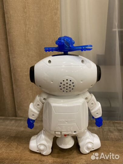 Робот для детей. Танцевальный робот