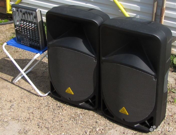 Колонки активные Behringer 1000W Pro B115D Микшер