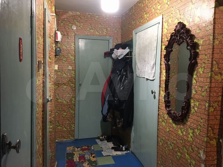 2-к. квартира, 42 м², 3/3 эт.