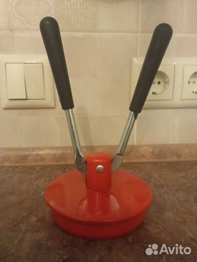 Закаточная машинка для консервации