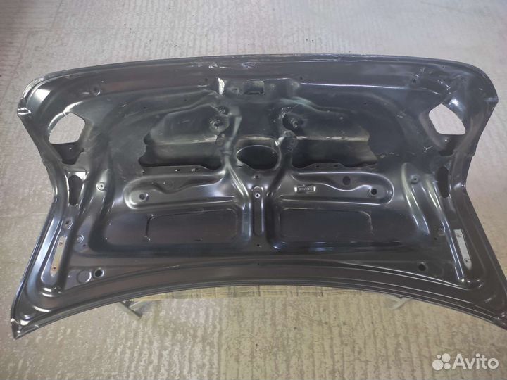 Крышка багажника Toyota Corolla 150