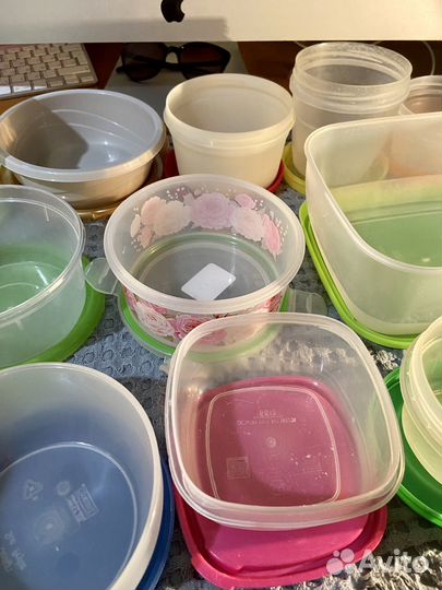 Набор пластиковых контейнеров для еды