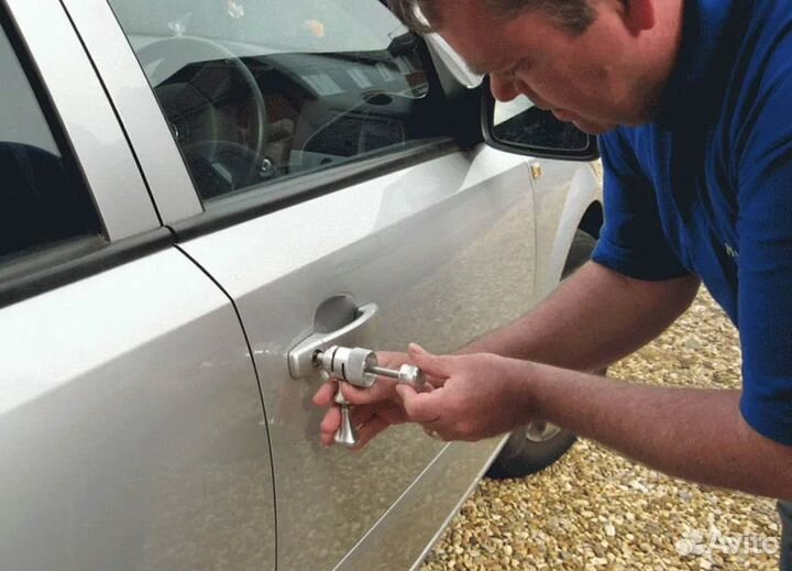 Вскрытие автомобиля открыть машину капот багажник