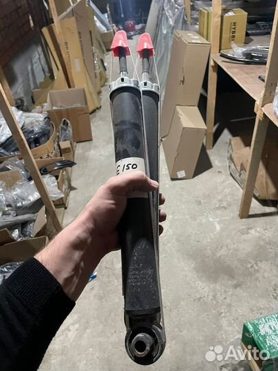Задние амортизаторы Тойота Карола