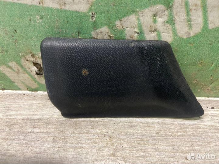 Молдинг переднего левого крыла Фольксваген Гольф