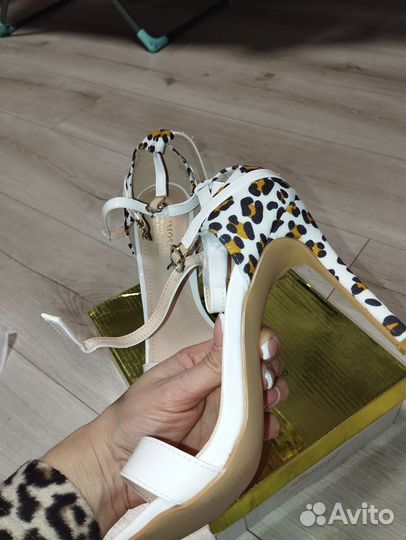 Босоножки женские 39 размер