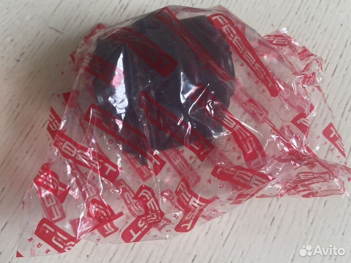 Втулка стабилизатора передней подвески левая