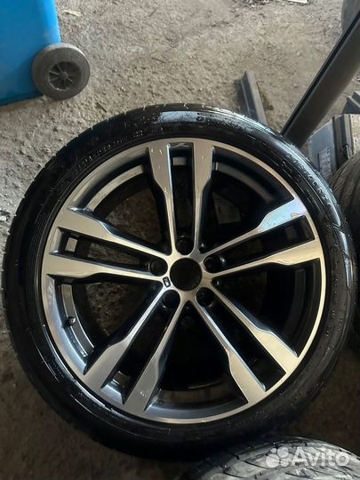 Резина на дисках на BMW х5х6М R20