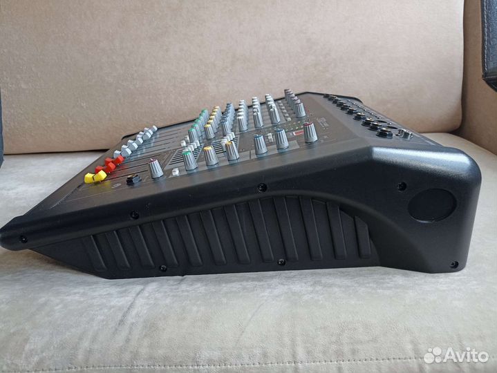 Активный микшерный пульт