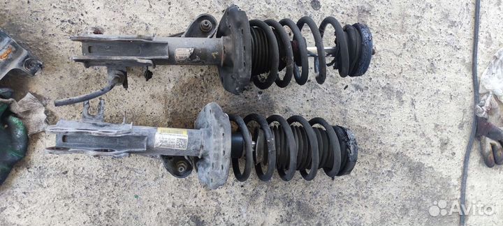 Амортизатор на Опель Мокка. 12-20