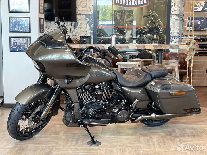 Harley-Davidson CVO Road Glide (Bronze Armor)