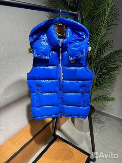 Жилетка Moncler с европы