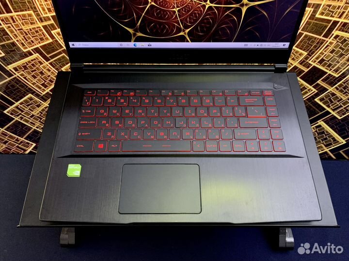 Мощный игровой ноутбук MSI / I7 / 1660TI
