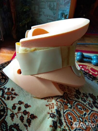 Бандаж специальный для фиксации и поддержки шеи