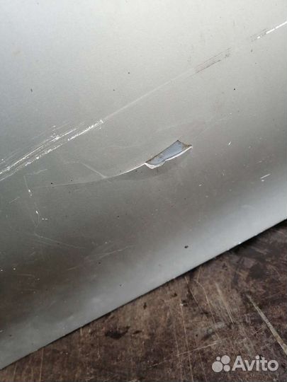 Задняя правая дверь toyota carina