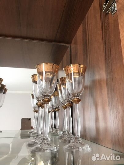 Набор бокалов и рюмок