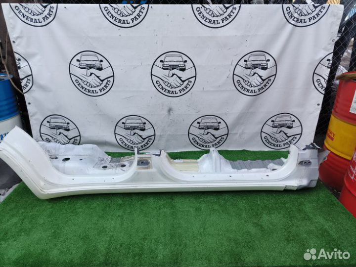 Порог кузова правый Toyota Land Cruiser HDJ101