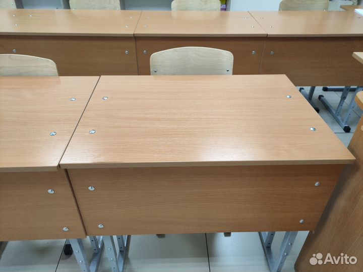 Школьная парта со стулом
