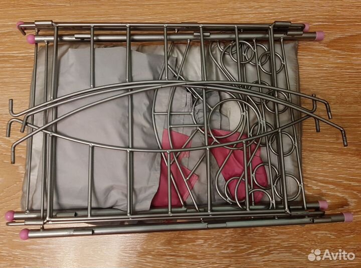 Игрушечная кровать