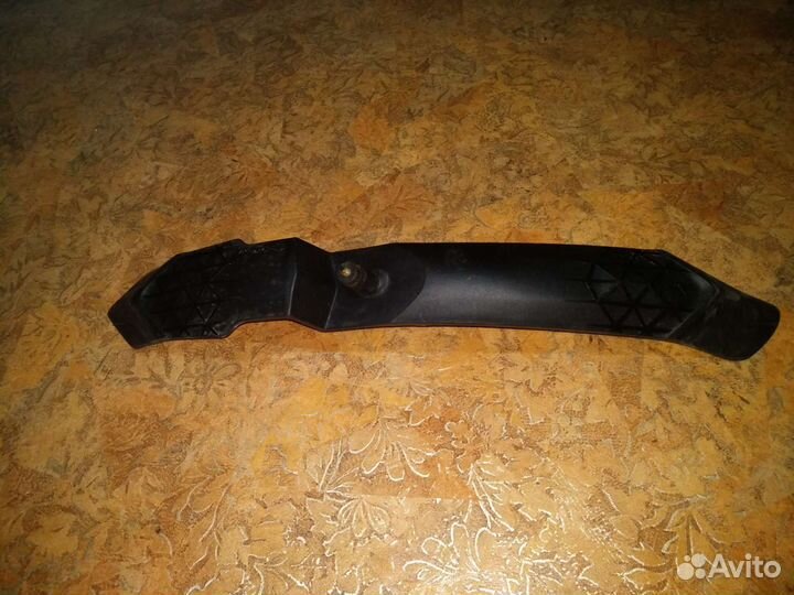 Крыло переднее