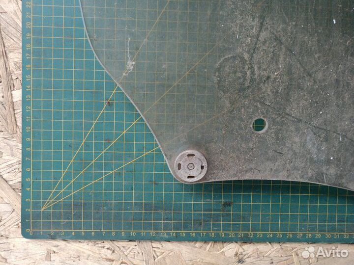 Стекло переднее правое Toyota Mark Ii X90