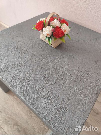 Декоративный столик